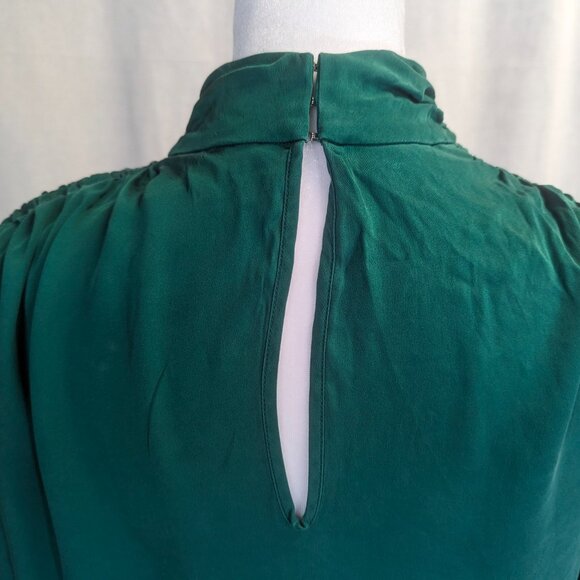 Intermix Size 2 100% Silk Green Blouse - Picture 4 of 15